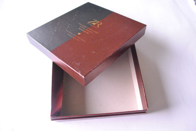 【工廠提供個(gè)性條紋禮盒定制】?jī)r(jià)格,廠家,圖片,禮品盒、禮品袋,廣州萬(wàn)形紙品包裝-